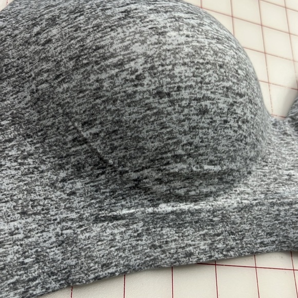 Seamless Gray Bralette - Picture 6 of 16